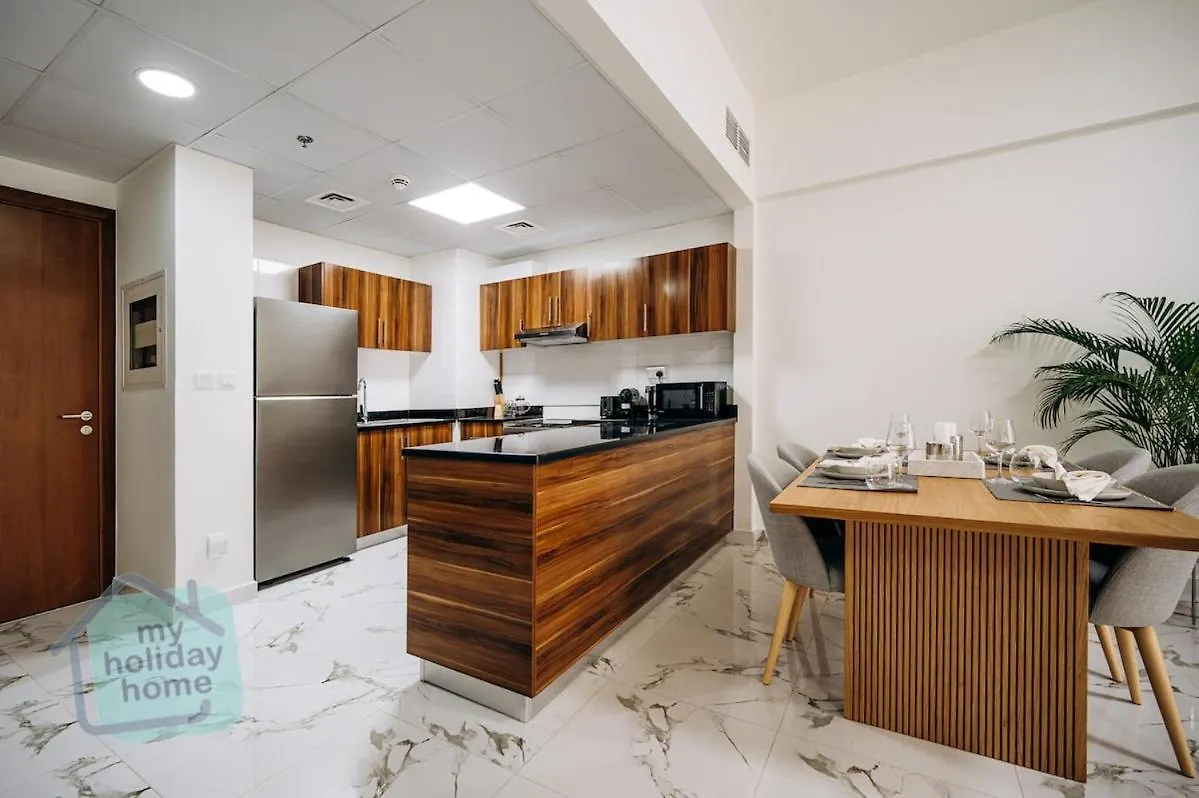 Beachfront Luxury 1Br Sea View Ras al-Khaimah Apartment