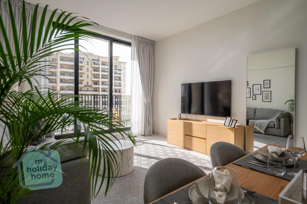 Beachfront Luxury 1Br Sea View Ras al-Khaimah Apartment